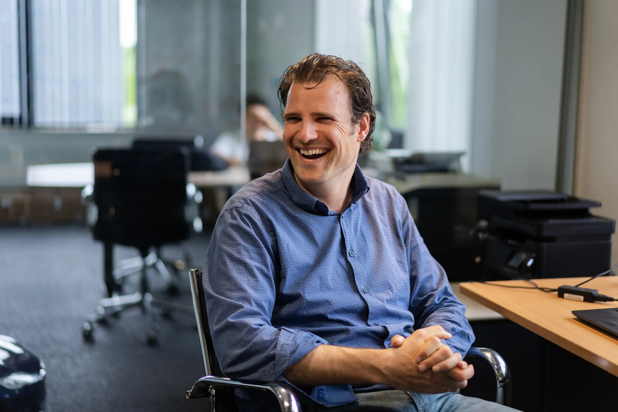 Heliox employee at the office