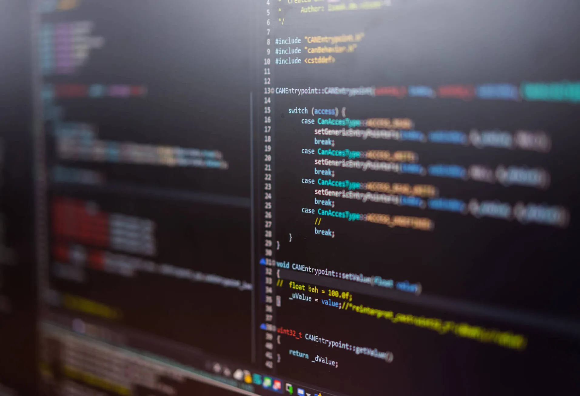 Charge any CCS compatible EV with flexible configurations. A fast and high efficiency solution for a single vehicle or charging 3 at once at60 kW - even charge dynamically at 60/120/180 kW per charging connector when adding the internal power router option.