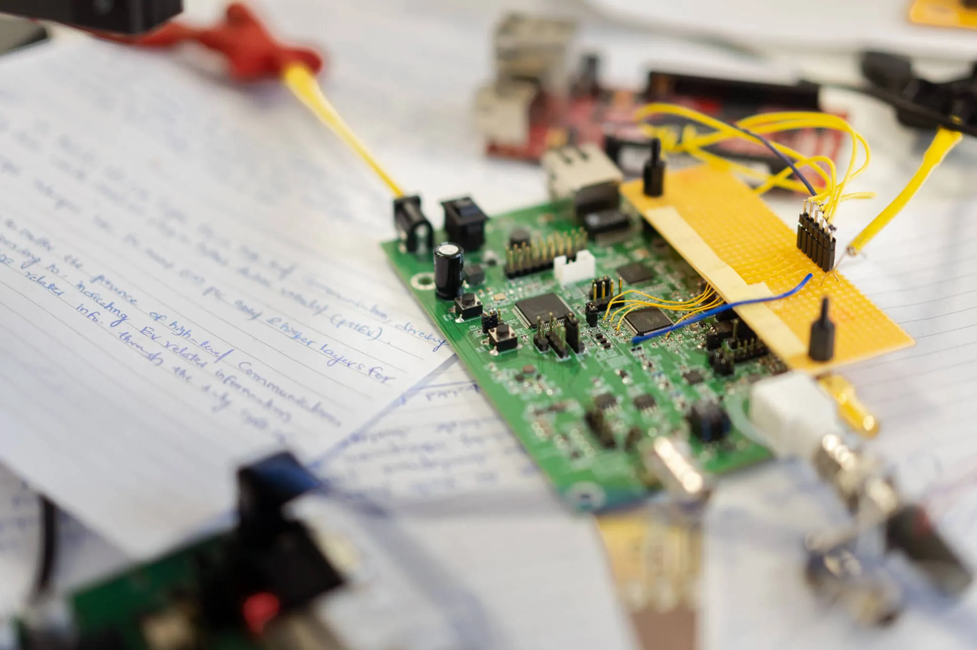 Charge a single vehicle at 360 kW, or dual vehicles at 2x 180 kW simultaneously. Allows for more EVs to be charged at the same time, permitting the user to have flexibility in the charging power desired.
