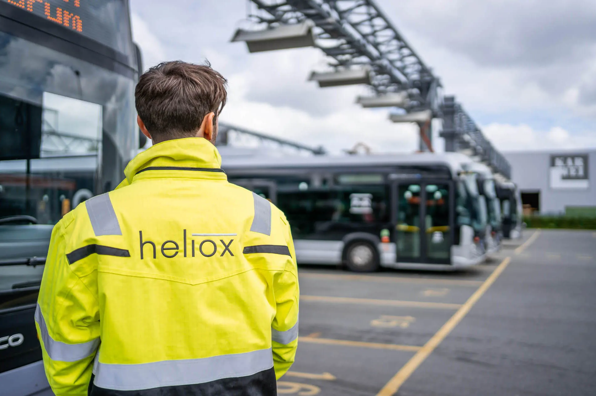 Man conducting himself at Heliox station